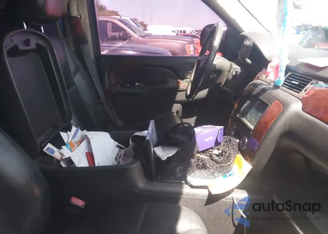 2011 Chevrolet Tahoe Lt z USA, uszkodzony, nr VIN 1GNSCBE08BR128030